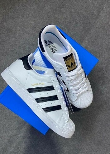 Adidas Süperstr Spor Ayakkabı yeni sezon sıfır kutusunda yedek bağcıklı