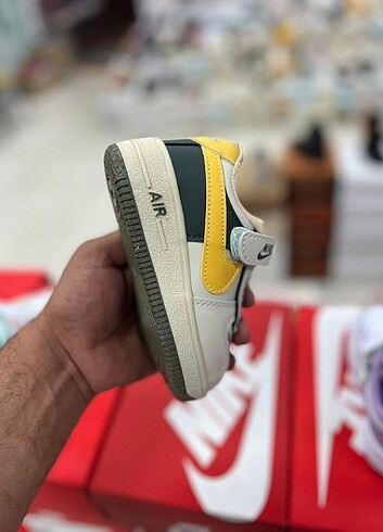 Nike Erkek çocuk spor ayakkabı sıfır kutusunda mağaza ürünü