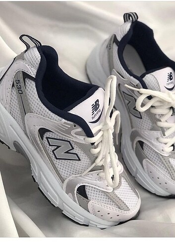 New balance spor ayakkabı sıfır ürün kutulu gönderme 
