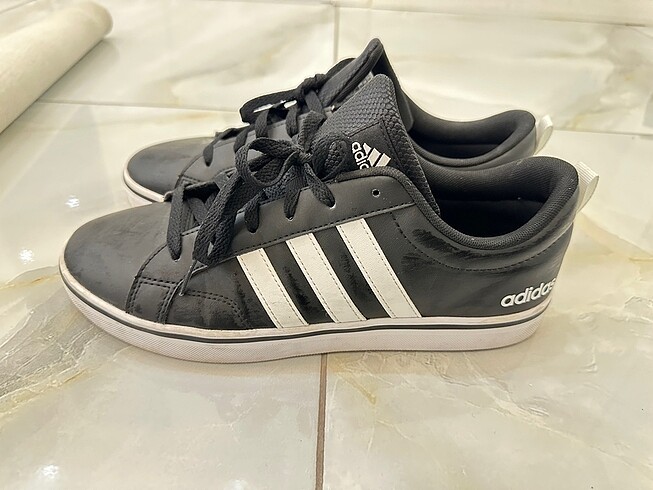 43 numara orjinal adidas ayakkabı