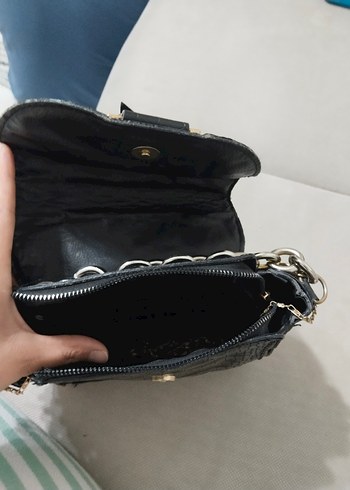 Kemer Tokalı Siyah Yılan Derisi Desenli Deri Çanta - Görsel 3