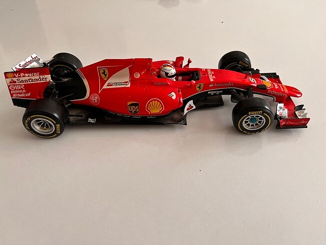 Beden Ferrari f1 oyuncak araba