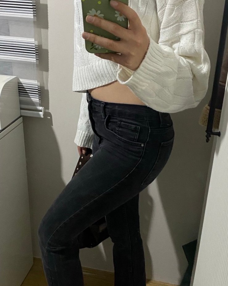 Siyah Kemer Detaylı Dar Kesim Kadın Kot Pantolon - Görsel 2