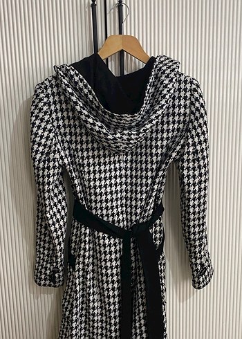 Düğmeli, Uzun Kol, Dar Kesim Kadın Kaban - Görsel 2