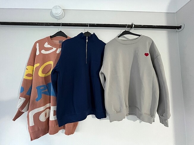 Sweatshirt
