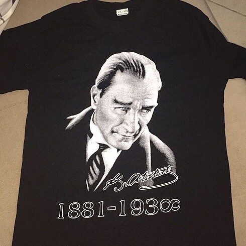 Atatürk baskılı çocuk tshirt