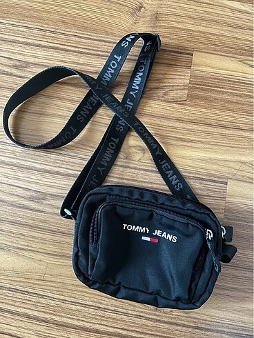Tommy Hilfiger çanta