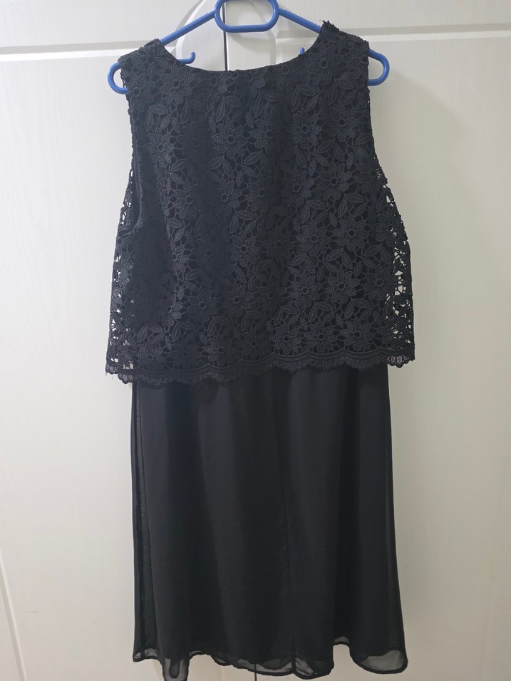 Dantelli Siyah Midi Elbise - Görsel 4