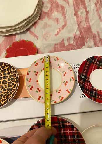 Karaca Çeşitli Desenlerde Renkli Tabak Seti - Görsel 4