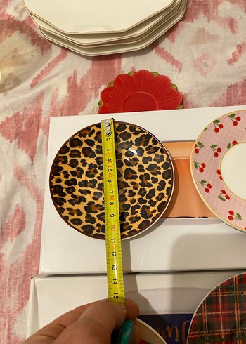 Karaca Çeşitli Desenlerde Renkli Tabak Seti - Görsel 3