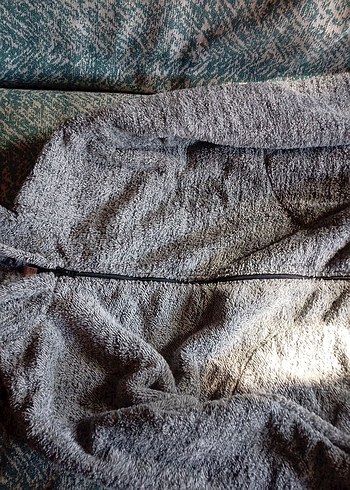 Gri Kapüşonlu Fermuarlı Erkek Polar - Görsel 4