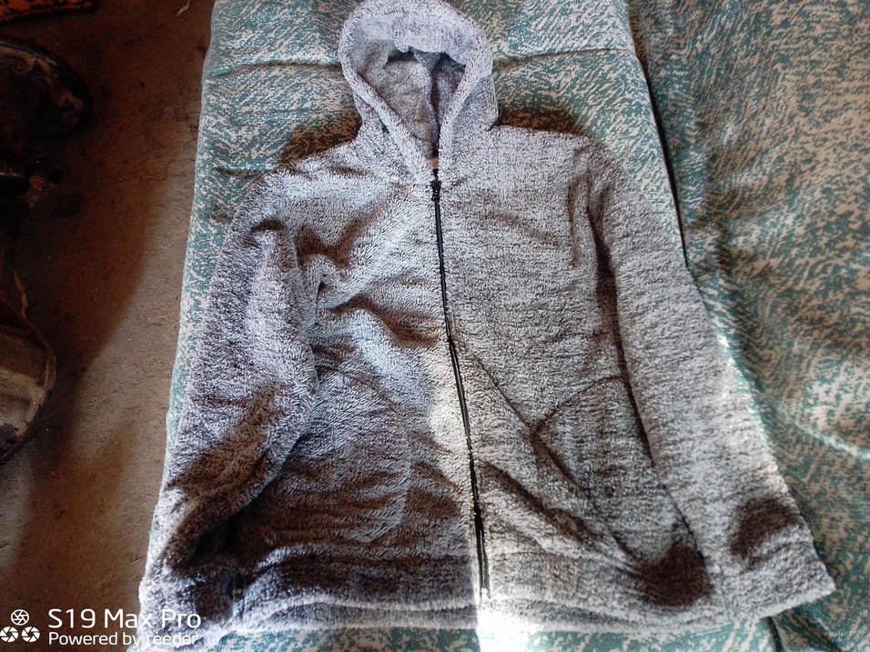 Gri Kapüşonlu Fermuarlı Erkek Polar - Görsel 2