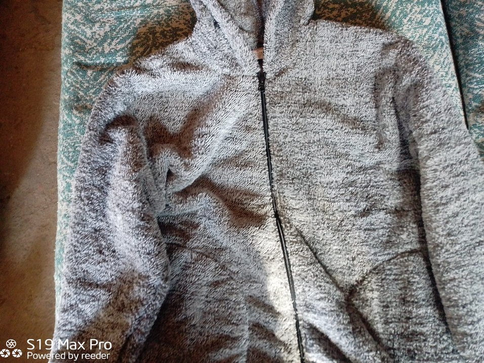 Gri Kapüşonlu Fermuarlı Erkek Polar - Görsel 3