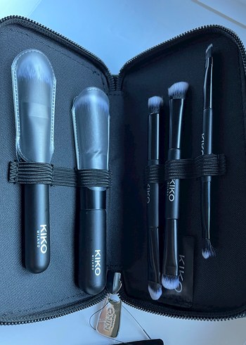 KIKO Siyah Makyaj Fırça Seti ve Kılıfı - Görsel 2