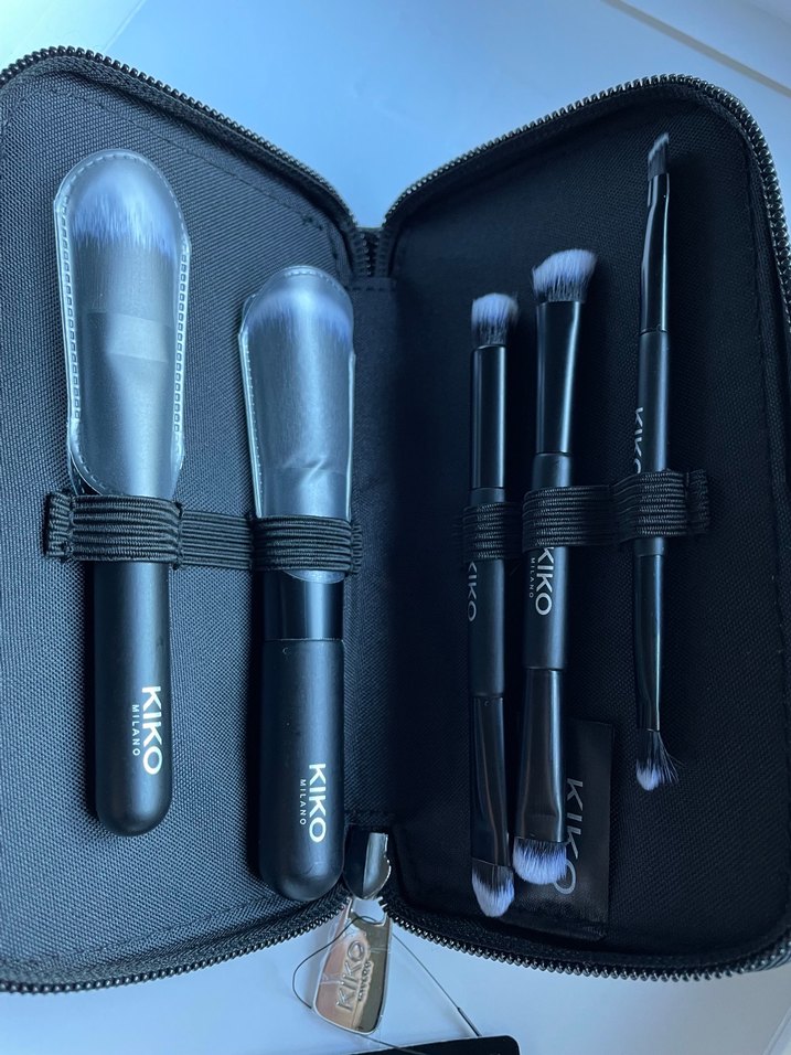 KIKO Siyah Makyaj Fırça Seti ve Kılıfı - Görsel 2
