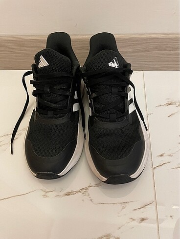 Adidas spor ayakkabı
