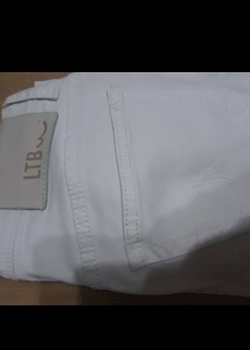 Beyaz Kadın Pamuklu Rahat Kesim  Jean  Pantolon - Görsel 4