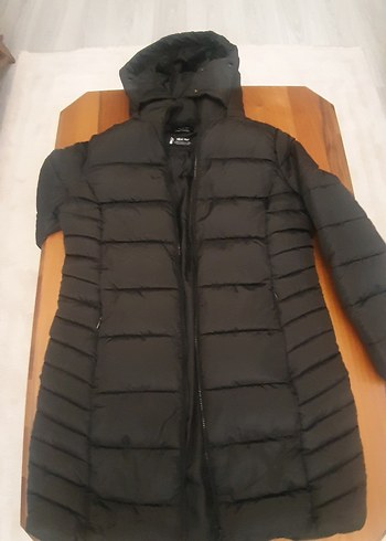 Siyah Kapüşonlu Kışlık Kadın Mont - Görsel 8