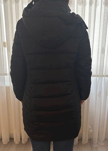 Siyah Kapüşonlu Kışlık Kadın Mont - Görsel 5