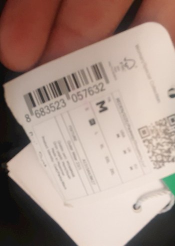 Siyah Kapüşonlu Kışlık Kadın Mont - Görsel 10