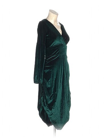 Diğer PreLoved Kısa Elbise %70 İndirimli.