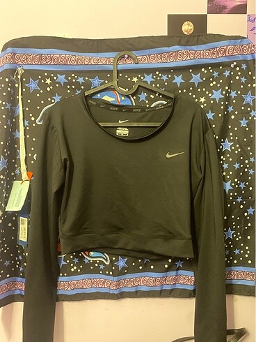 nike crop