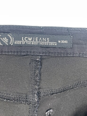 30 Beden siyah Renk LC Waikiki Jean / Kot %70 İndirimli.