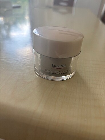  Beden Yurtdışından Eucerin gece kremi 20 ml