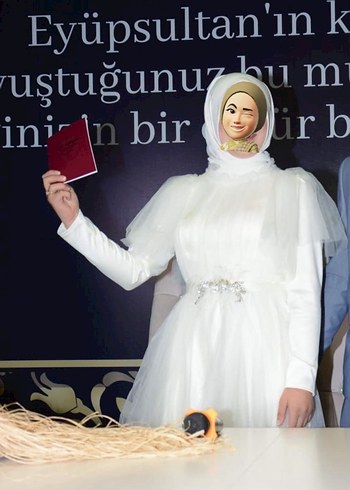 Bej Uzun Kollu Drapeli Tesettür Abiye - Görsel 3