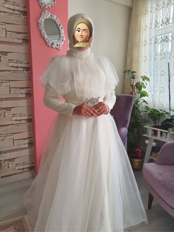 Bej Uzun Kollu Drapeli Tesettür Abiye - Görsel 4