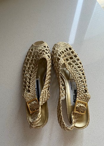 Zara Bej Örgü Detaylı Hasır Dolgu Topuklu Sandalet
