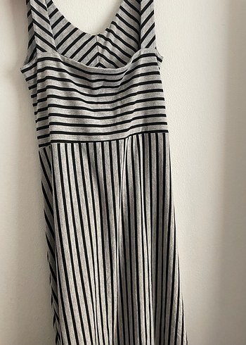 V Yaka Çizgili Gri Hamile Elbisesi - Görsel 4