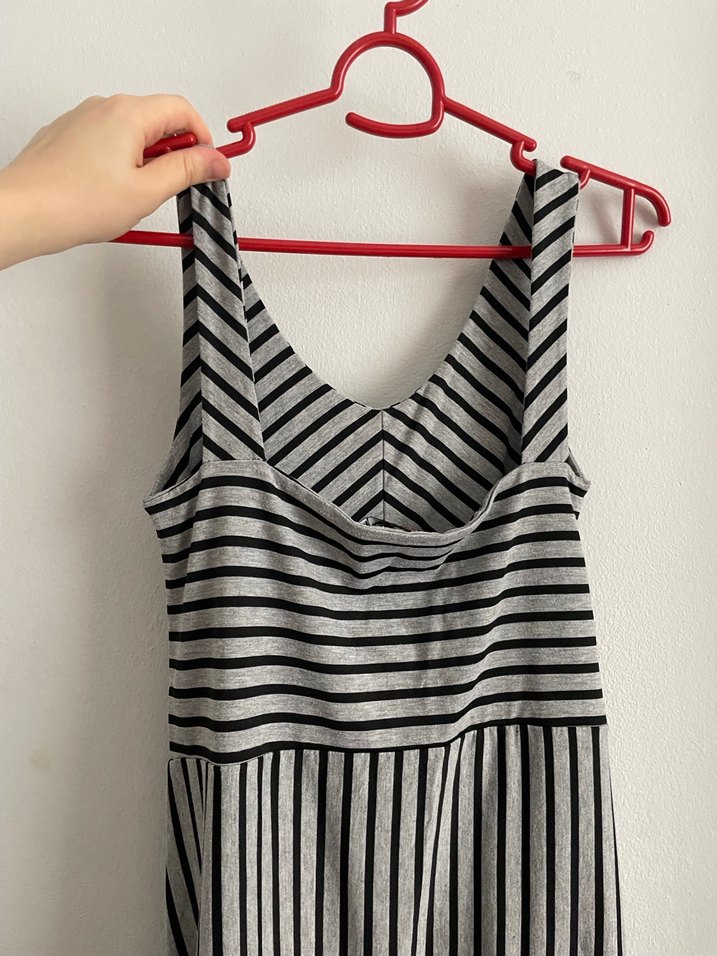 V Yaka Çizgili Gri Hamile Elbisesi - Görsel 3