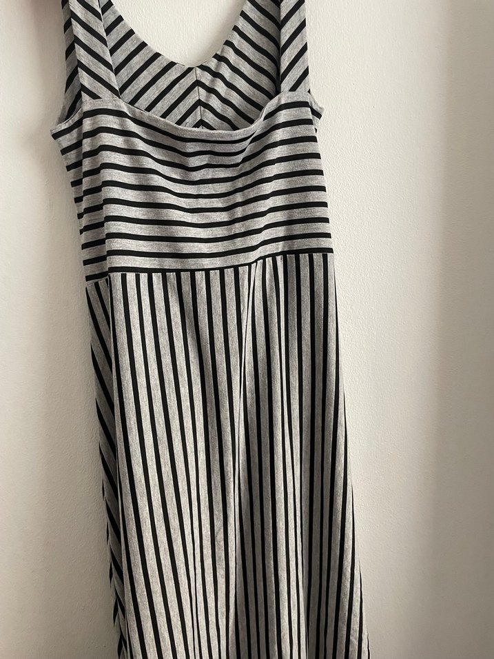V Yaka Çizgili Gri Hamile Elbisesi - Görsel 4