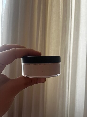 Sglam ve nyx pudra