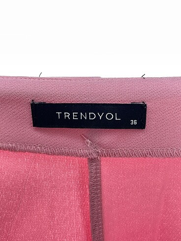 36 Beden pembe Renk Trendyol & Milla Mini Şort %70 İndirimli.