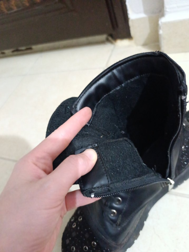 Tokalı Siyah Hafif Topuklu Botlar - Görsel 4