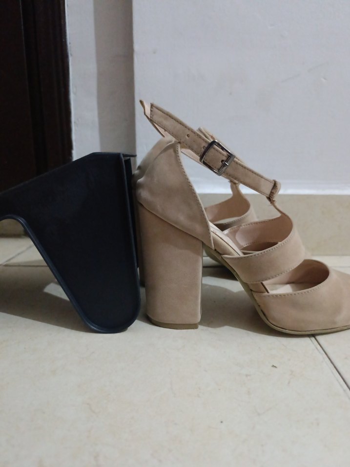 Bej Süet Tokalı Kadın Topuklu Ayakkabı - Görsel 3