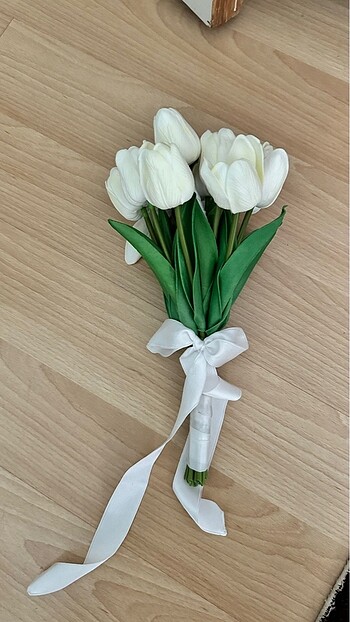 Gelin çiçeği