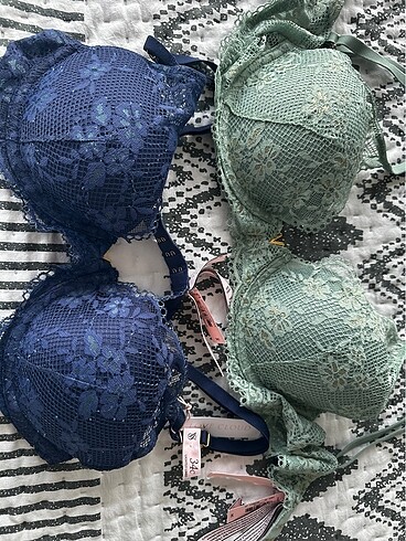 34 Beden lacivert Renk Victoria?s Secret Lightly Lined Plunge Bra 34 C Lacivert Sütyen