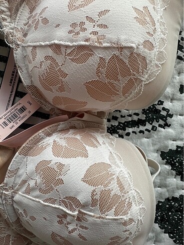 34 Beden Victoria?s Secret Angelight Full-Coverage Lace Bra 34C Sütyen