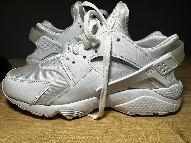 Nike Nike Air Huarache Kadın Beyaz Spor Ayakkabı 37