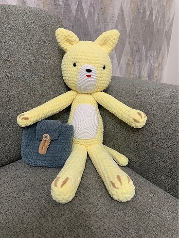 Amigurumi çantalı kedi