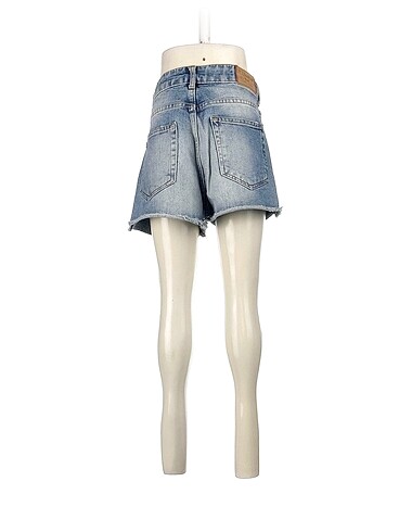 36 Beden Pull and Bear Mini Şort %70 İndirimli.