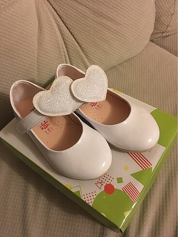 Kız bebek beyaz babet ayakkabı