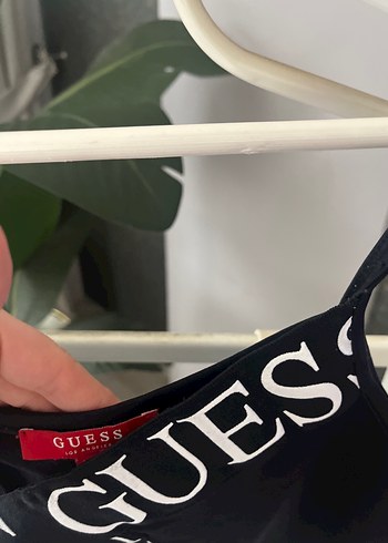 l Beden Siyah Baskılı Guess Spor Sütyeni
