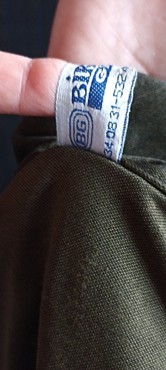 kadın yeşil tunik tişörtüyle birlikte - Görsel 5