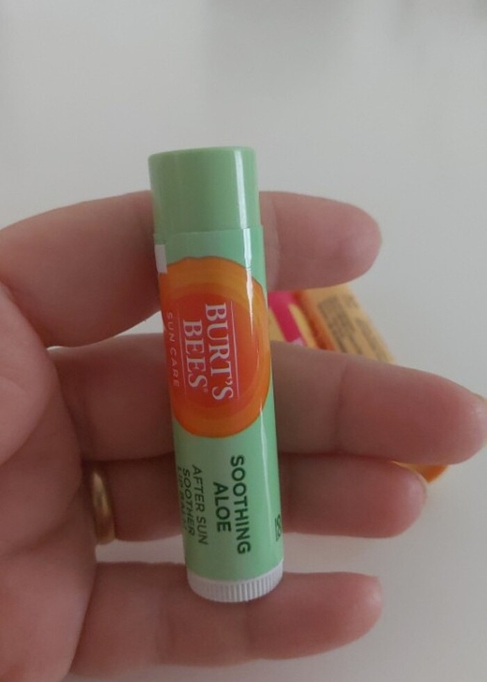 Burt's Bees dudak nemlendiricisi - Görsel 2