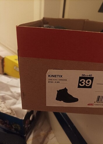 Kinetix marka 39 numara çocuk ve genç için bot 