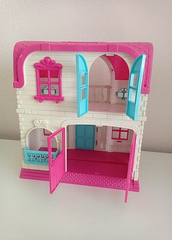  Kız oyuncak ev
